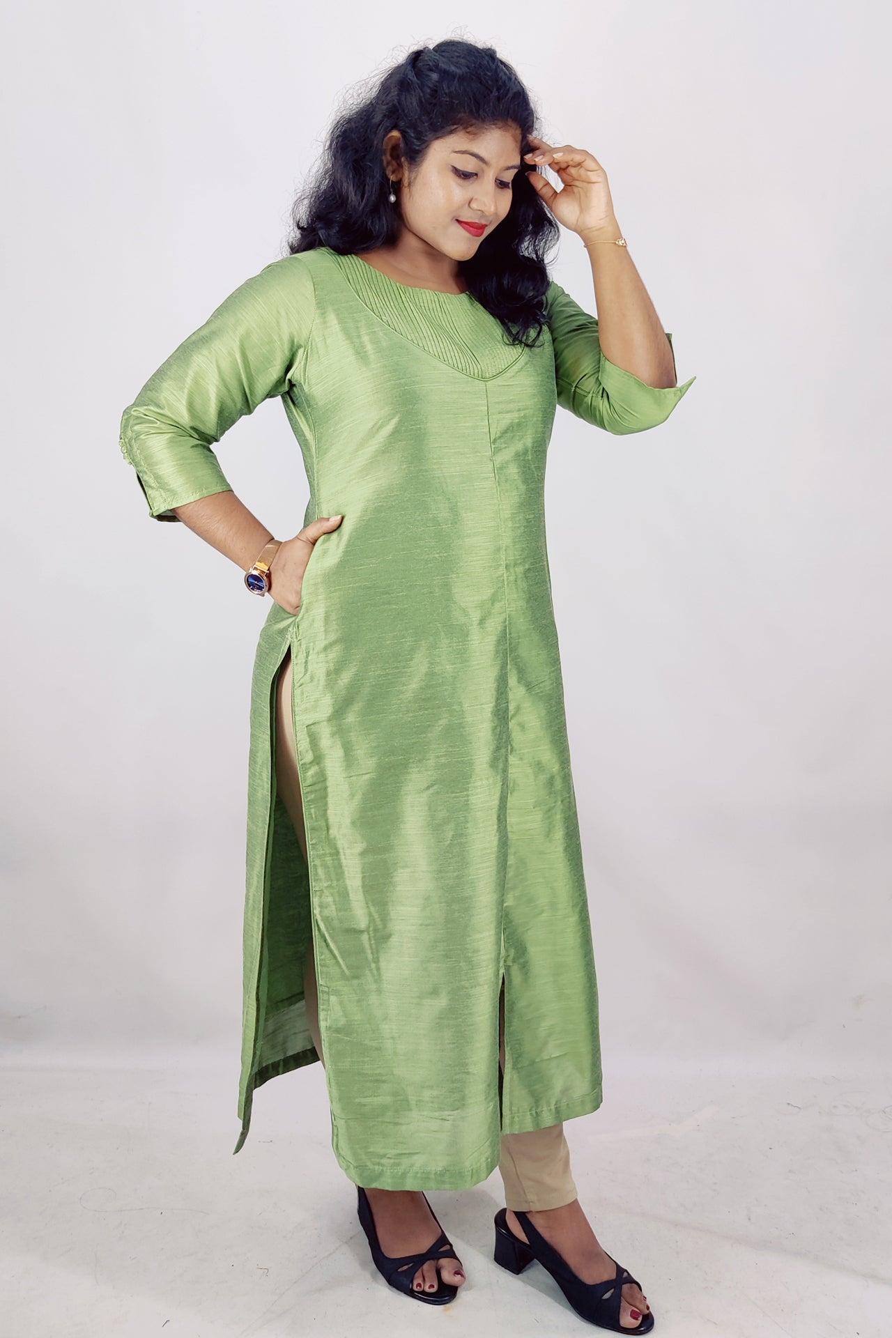 Cotton Slik Solid Slitted Kurta