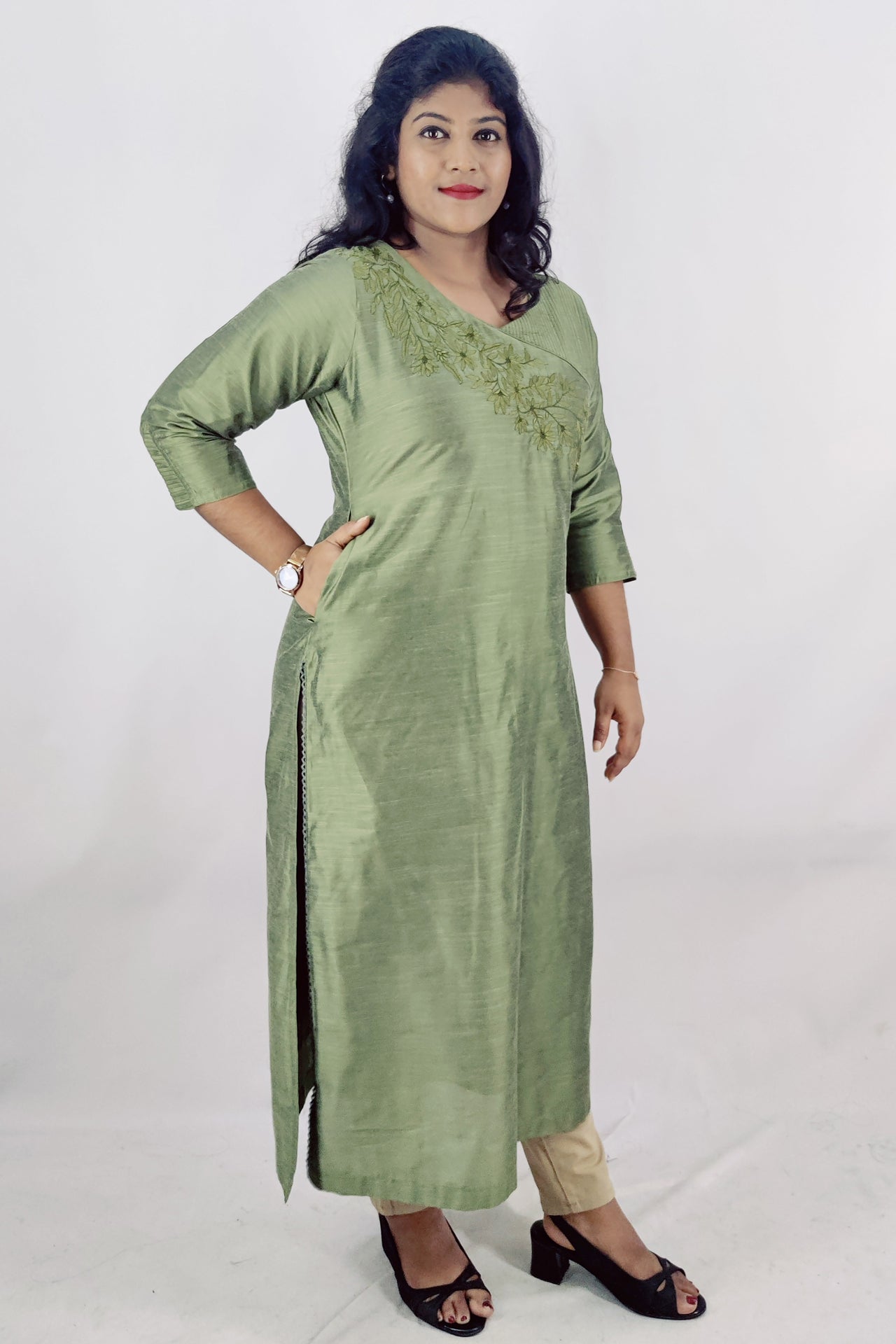 Cotton Silk Embroidery Solid Slitted Kurta