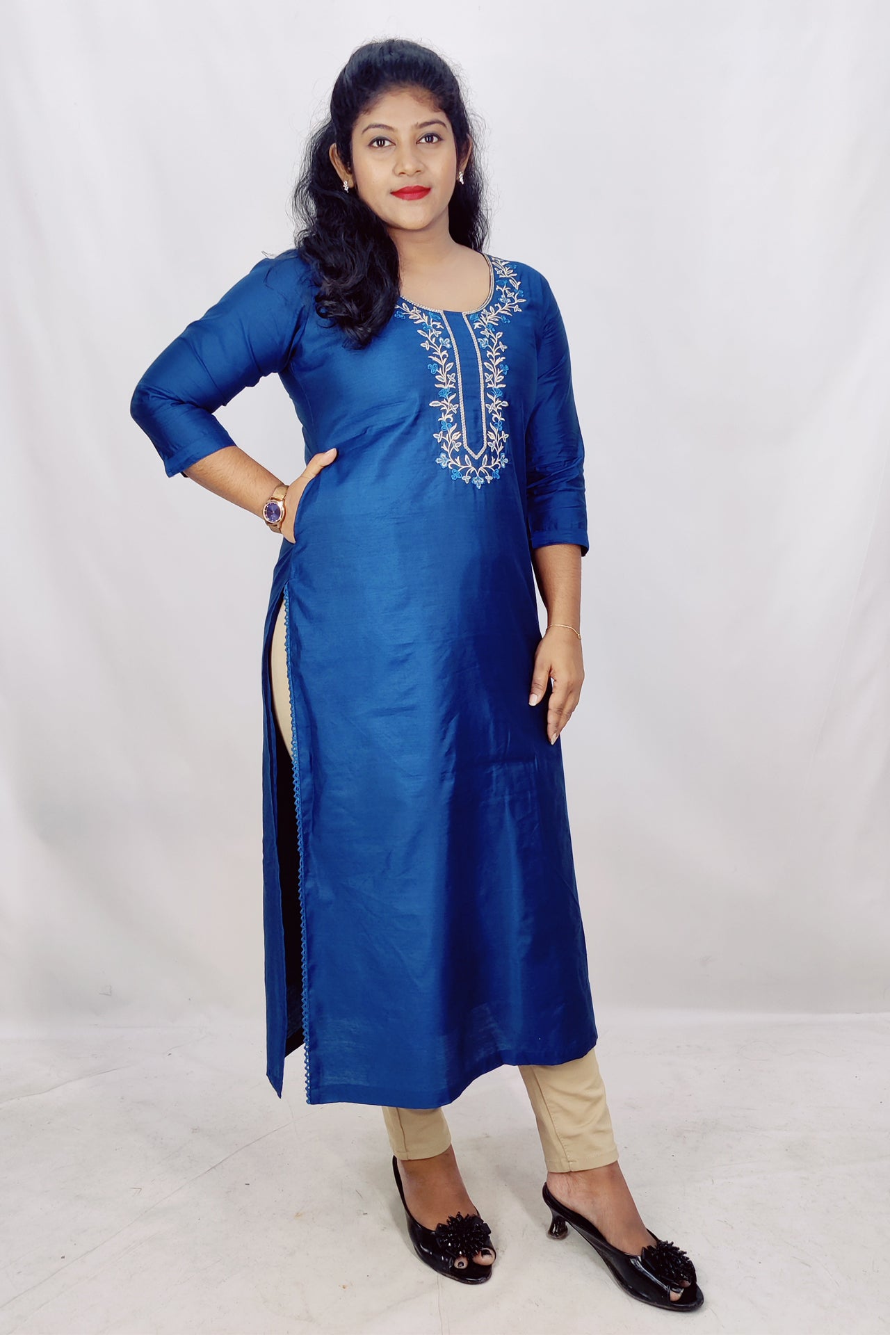 Soft Silk Emproidery Slitted Kurta