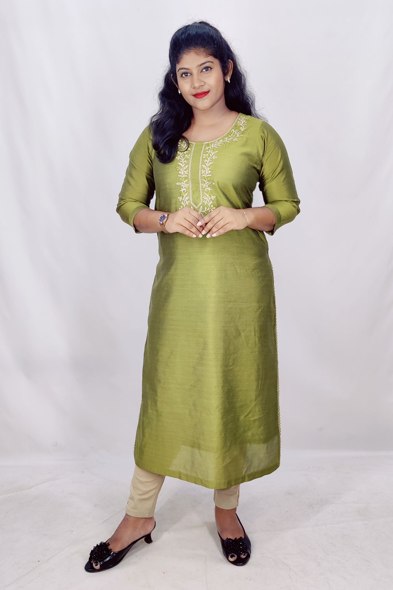 Soft Silk Emproidery Slitted Kurta