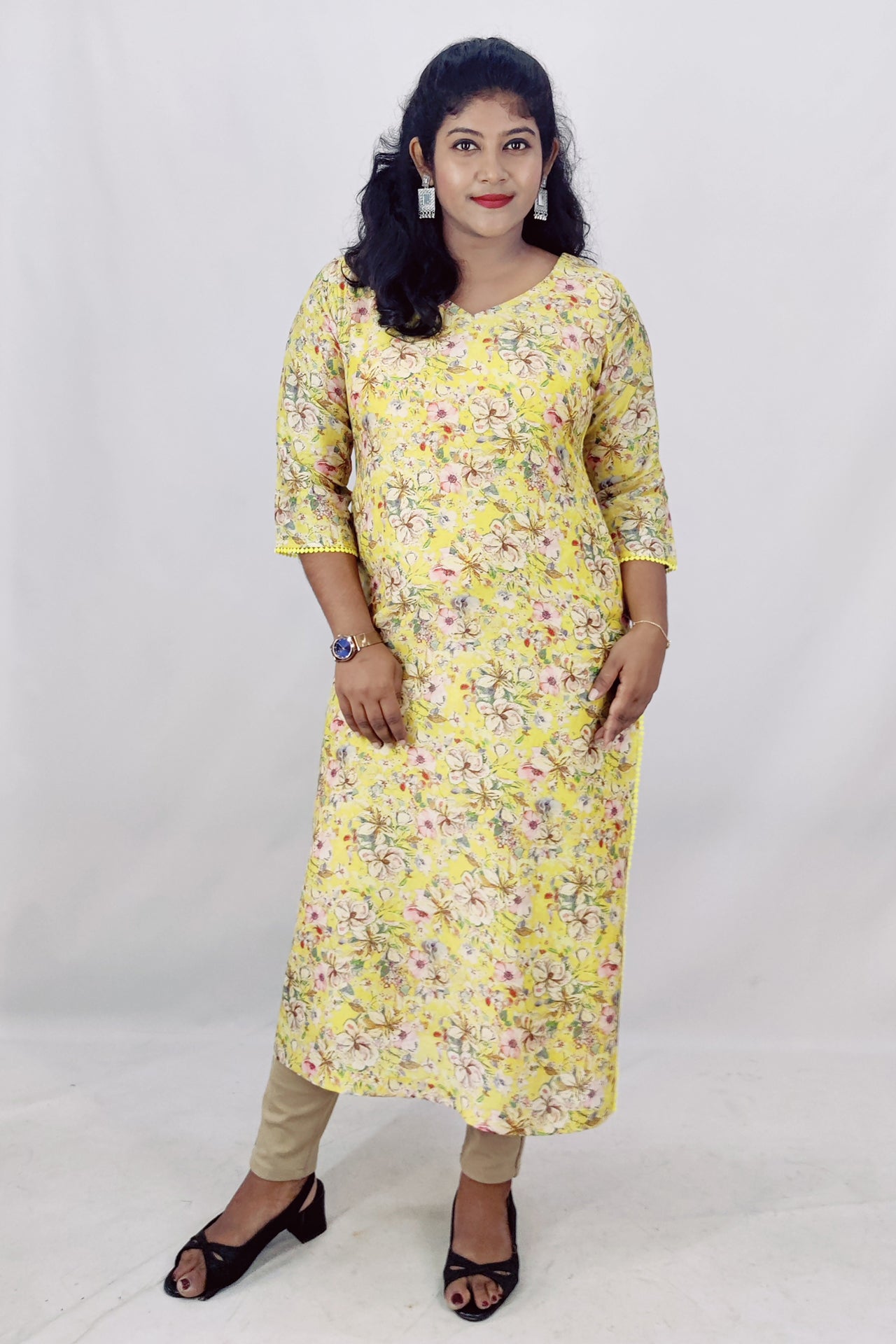 Chinnon Digital Printed V-Neck Slitted Kurta