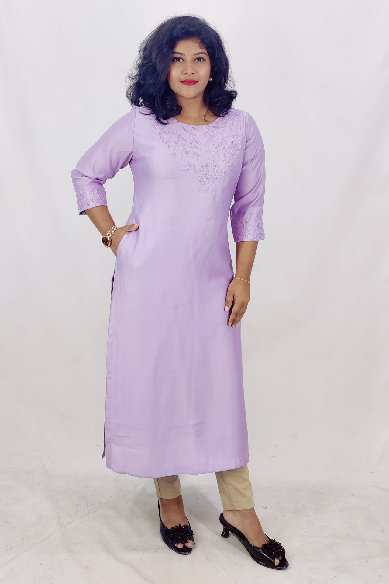 Poly Viscos Emproidery Slitted Kurta