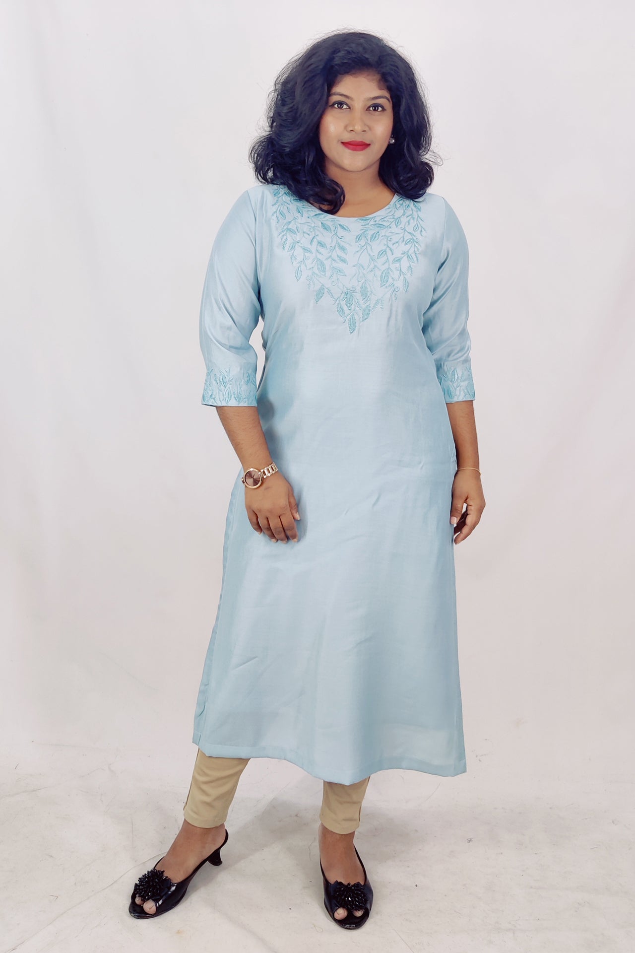 Poly Viscos Emproidery Slitted Kurta