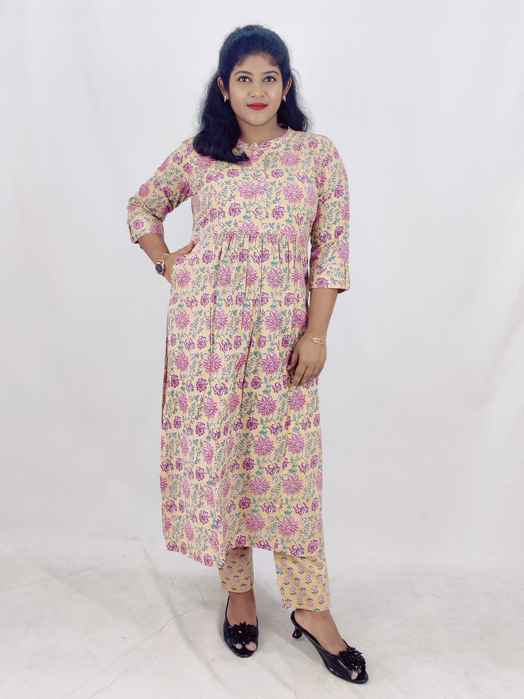 Cotton Floral Printed Gathered Slitted Kurta