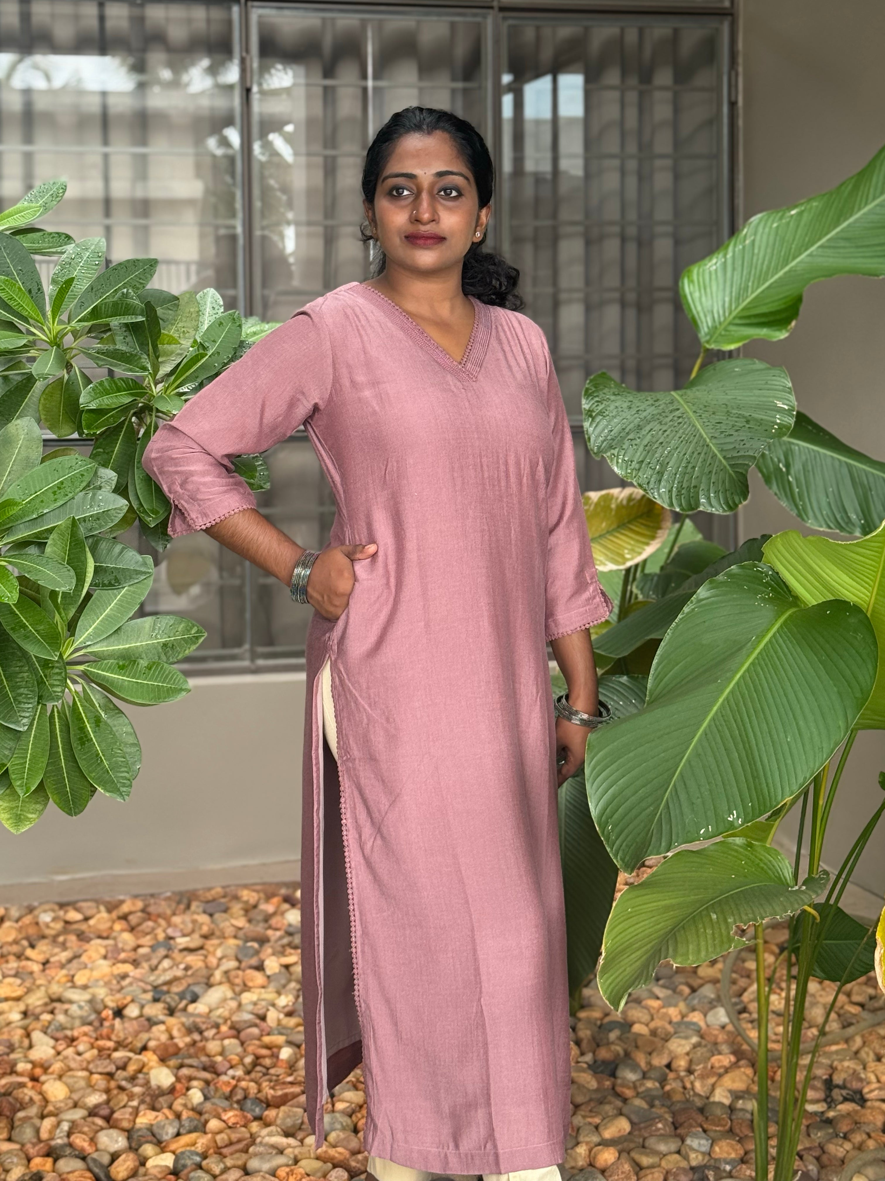 Poly Viscose Solid Straight Kurta
