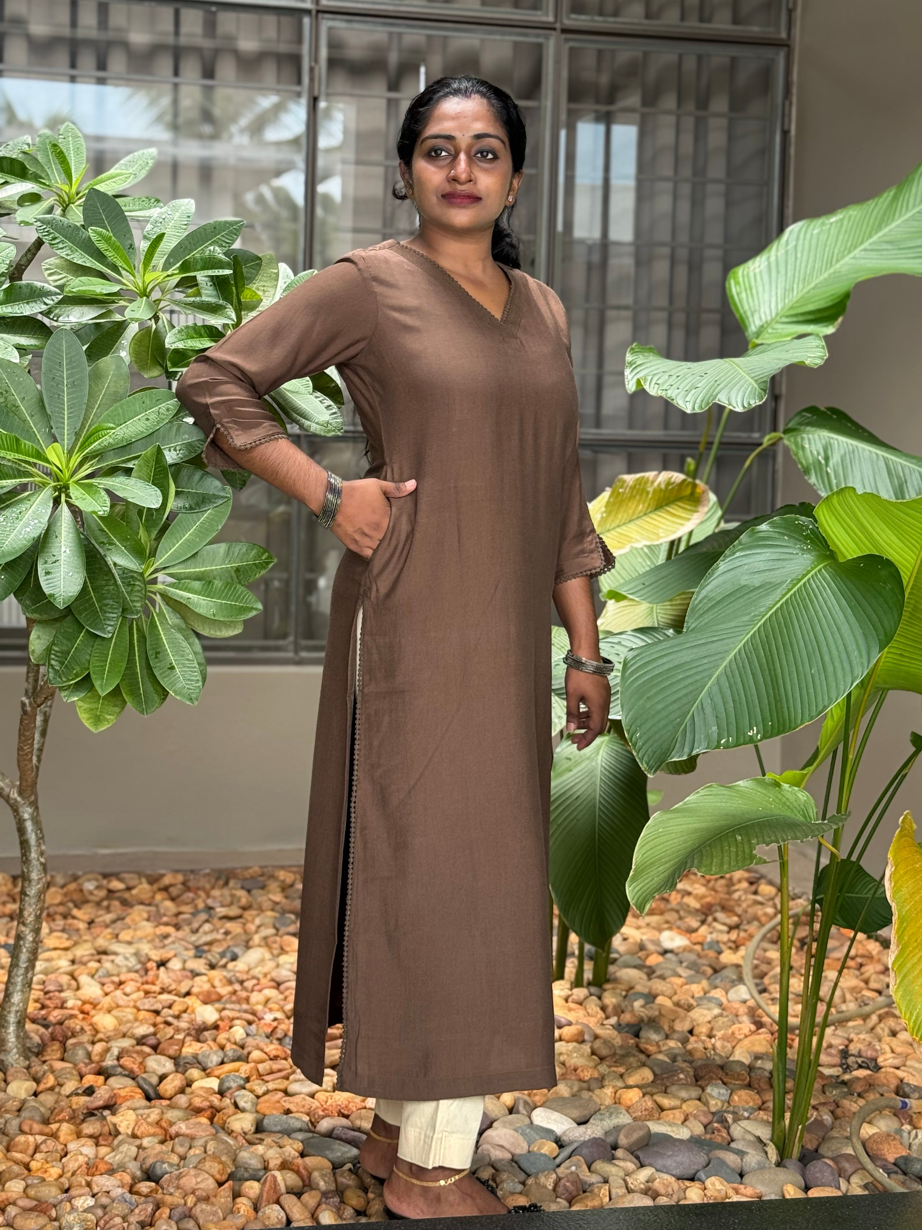 Poly Viscose Solid Straight Kurta