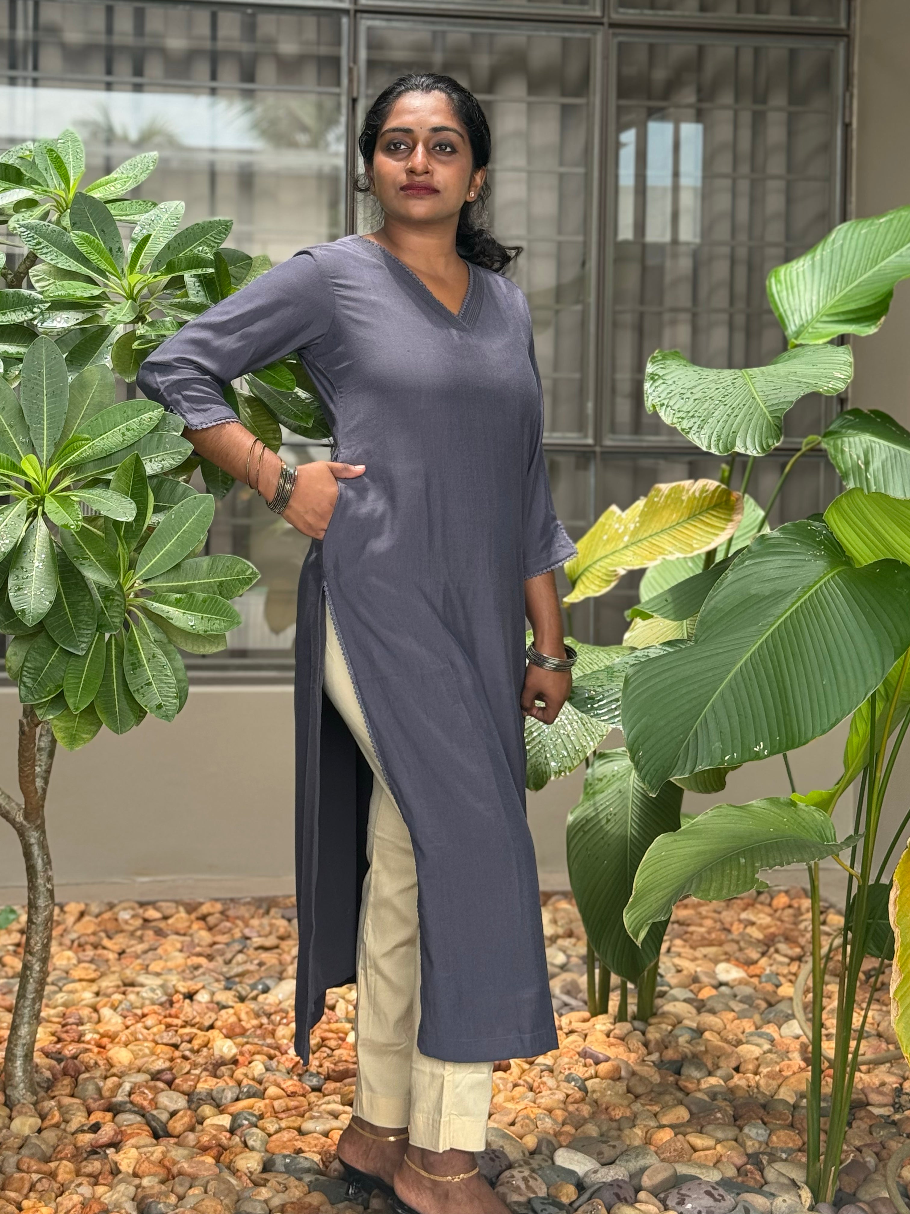 Poly Viscose Solid Straight Kurta